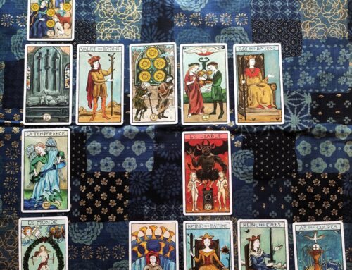 Jouer avec le Tarot