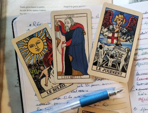 Journaling et connaissance de soi : les tarot prompts